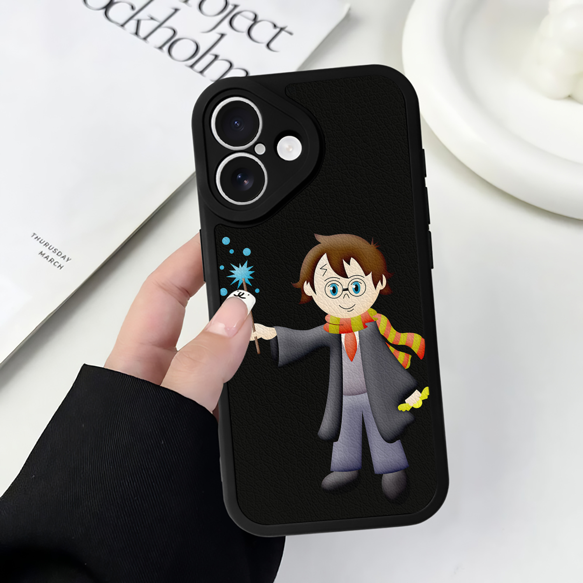 （画像用） Harry Potter ハリー・ポッターシリーズ 【iPhone 16シリーズ対応】シリコンスマホケース（レザー調） 材質：シリコン